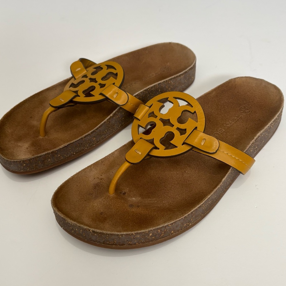 Tory Burch Cloud Leather Thong Sandals Honey Yellow Womens Size 7.5 - Picture 3 of 6